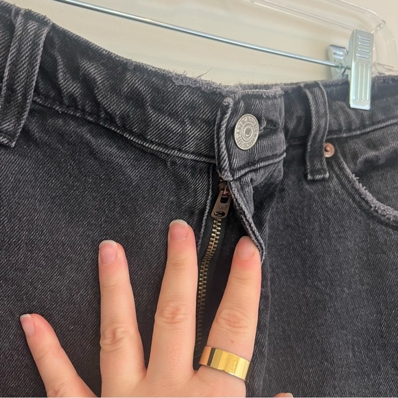 Women's Black Denim Mom Shorts High Rise - Picture 2 of 5